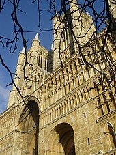 Norman West front Lincoln Cathedral-West-close-up.jpg