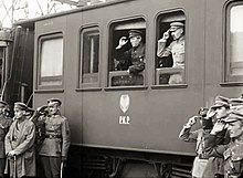 Jozef Pilsudski (right in the train) and Symon Petliura, 16 May 1920 Petlura-Pilsudski Winnica 1920.jpg