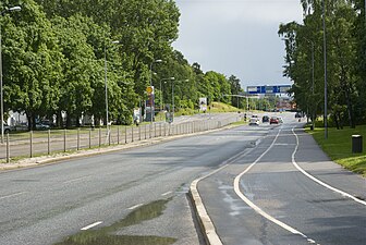 Solnavägen söderut i höjd med Sundbybergsvägen, juni 2011.