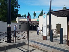 Arrivée du couloir de correspondance avec le RER à Saint-Germain château.