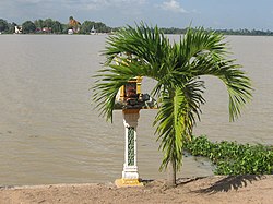Озеро Тонле-Бати, недалеко от Пномпеня - Panoramio.jpg