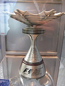 [Imagen: 220px-Trofeo_Malasia(Fernando_Alonso).jpg]