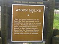 Tekst na slikovitom putokazu Wagon Mounda.