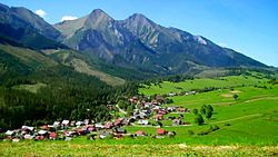 Veduta del villaggio di Ždiar e dei Monti Tatra