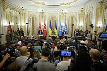 Joint press conference with Ukrainian President Zelenskyy, Turkish President Erdogan and UN Secretary-General Guterres Volodimir Zelens'kii u L'vovi zustrivsia z prezidentom Turechchini ta general'nim sekretarem OON 26.jpg