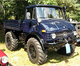 Unimog der Reihe U 406