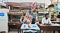 Une femme vote à Kinshasa