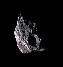 Epimeteo, fotita de Cassini la 30-an de marto 2005)