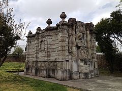 Fuente original del Salto del agua en el huerto del Ex Convento de San Francisco Javier en Tepotzotlan, Estado de México