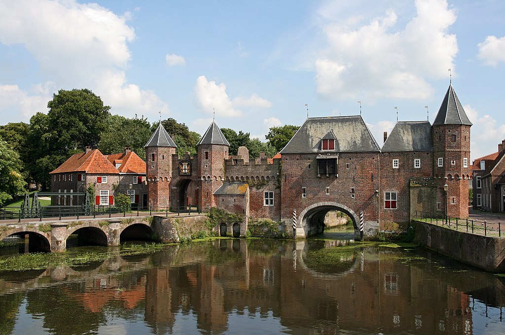 Medieval gate Koppelpoort