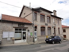 The town hall in Longeaux