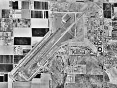 Satelitní snímek Lukeovy letecké základny (1992)