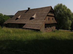 Bývalá škola v Pasekách nad Jizerou