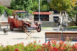 Exposition du camion de pompier lors du 50ème anniversaire du film La Grande Vadrouille à Meursault