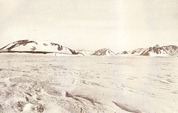 Mount Hope (till vänster) fotograferat av Shackleton-expeditionen 1908.