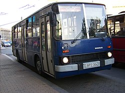 Ikarus 260 a Keleti pályaudvarnál 2006-ban