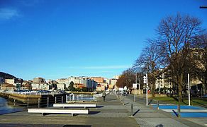 Paseo marítimo con vistas a la isla de Tambo