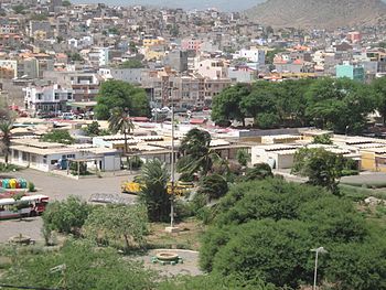 View of Achadinha de Baixo (in the upper right) from the Plateau with the Sucupira Market