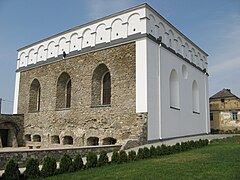 Оборонна синагога XV ст. у Сатанові. Загальний вигляд (2015 рік)