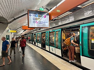 Station_Gare_Nord_M%C3%A9tro_Paris_Ligne_5_-_Paris_X_%28FR75%29_-_2022-06-24_-_2.jpg