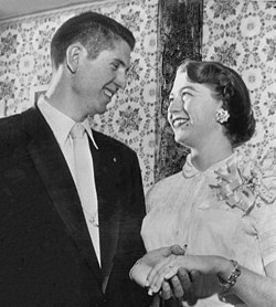 Свадьба Уэса Санти 1954.jpg