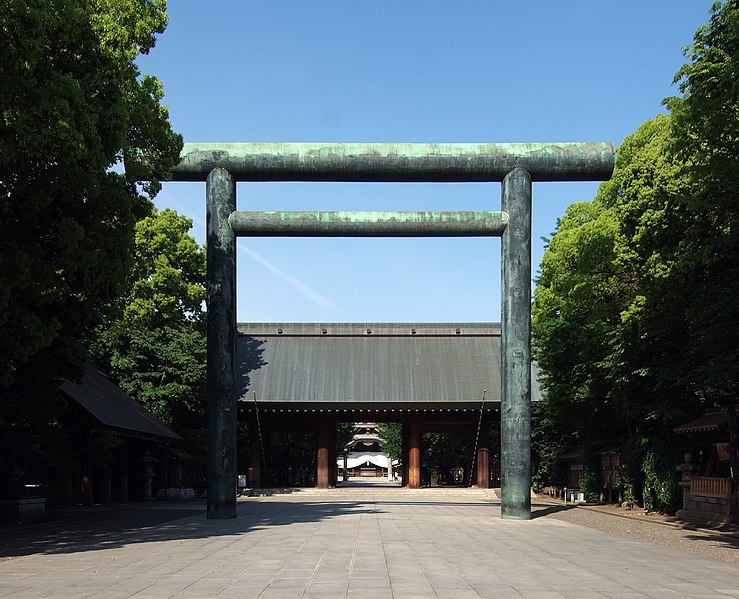 Файл:Yasukuni Shrine Daini Torii 2010.jpg