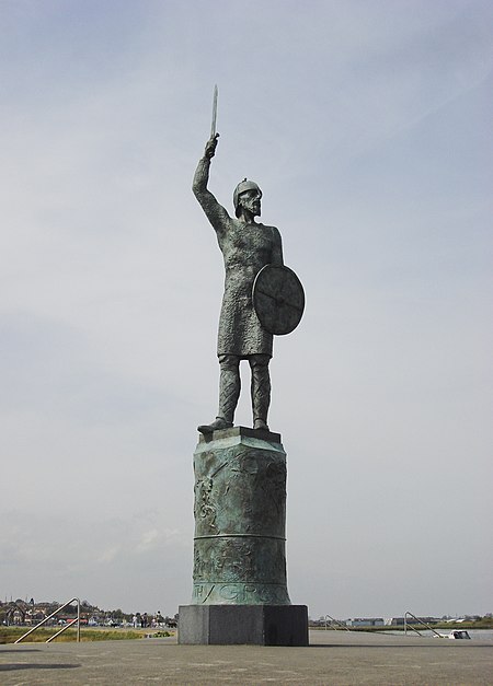 File: Byrhtnoth statue 
