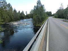 Fylkesväg 21 vid Buvikelva.