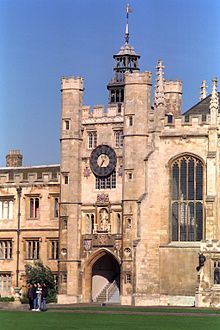 Photo de la tour de l'horloge du Trinity College, à Cambridge