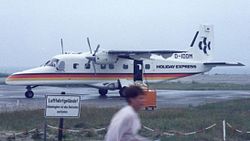 Dornier 228 der Holiday Express auf dem Flugplatz Helgoland-Düne