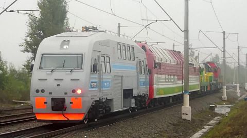 Файл:EXPO-1520 train parade 2 in 2013.webm