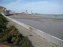 Erith, William Cory Promenade - geograph.org.uk - 717068.jpg