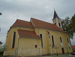 Farní kostel sv. Mikuláše v Suchdole nad Lužnicí.