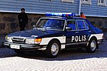 Poliisiauto Saab 900.