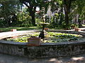 Fuente en el jardín botánico.