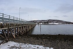 Sida av Håkøybrua med Håkøya i bakgrunnen Foto: Peter Kaino Jensen