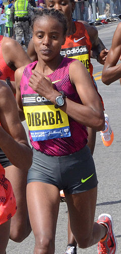 Mare Dibaba in 2014 Boston Marathon.jpg