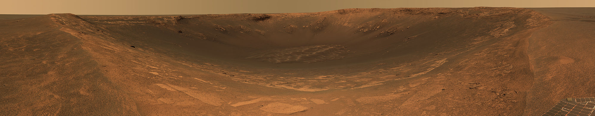 מראה פנורמי 180° - של מכתש "סנטה מריה" (אנ') על מאדים כפי שצילם רכב החקר אופורטיוניטי.