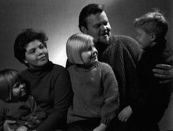 Martti Talvela perheineen vuonna 1965.