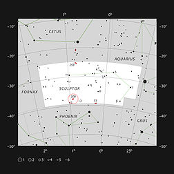 Carte du ciel de la constellation australe du Sculpteur, indiquant la position de la galaxie spirale NGC 300. (définition réelle 3 338 × 3 338)