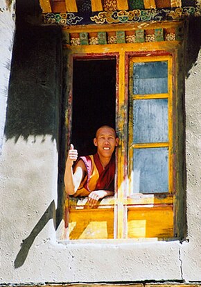 Old Lhatse Monastery, Tibet. 2000 Care Linde.jpg