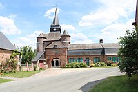 La place et l'église.