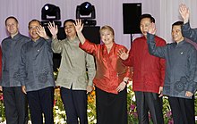 Сингапур APEC 2009 Leaders.jpg