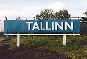 Plaatsnaambord Tallinn aan de Pärnu maantee