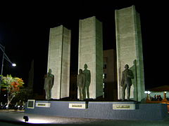 Guaymas.Monumento a los tres presidentes en Guaymas.