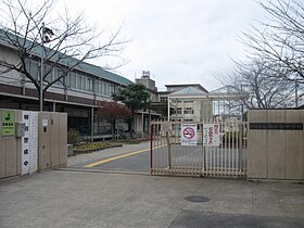 西小倉中学校の画像（2012年1月8日撮影）