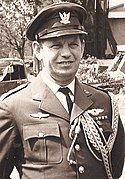 סגן-אלוף יוסף עופר, נספח אווירי בלונדון 1967, במדי שרד עם שרוך נספחים המוזהב, 2003.