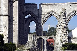 Руины церкви, разрушенной во время Первой мировой войны
