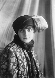 http://upload.wikimedia.org/wikipedia/commons/thumb/4/4c/Comtesse_de_Noailles-1922.jpg/220px-Comtesse_de_Noailles-1922.jpg