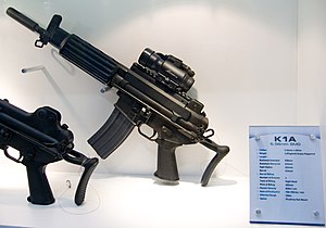 Daewoo K1A SMG at Defense Asia 2006 0.jpg